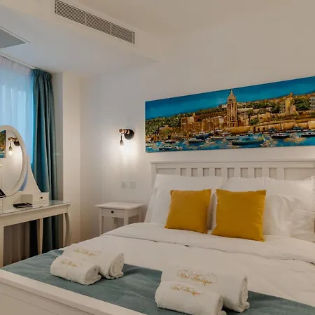 Roel Boutique Cospicua