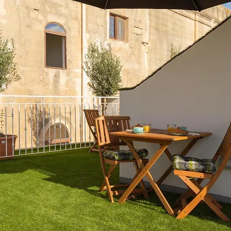 Roel Boutique Cospicua