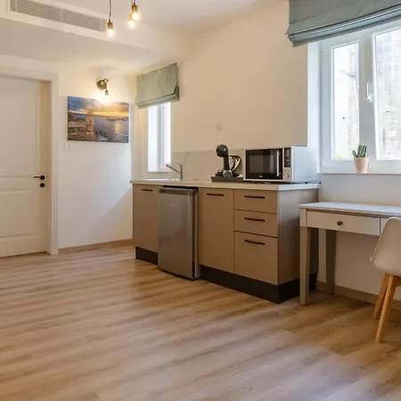 Roel Boutique Couette-café 4*