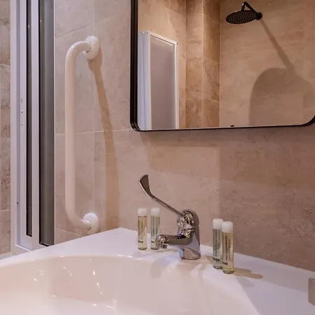 Roel Boutique Bed & Breakfast 4*