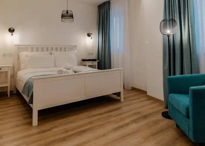 Roel Boutique Cospicua