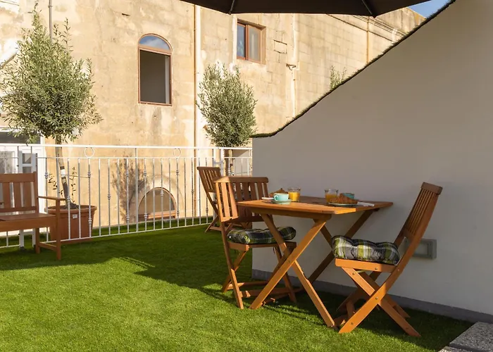 Roel Boutique Cospicua